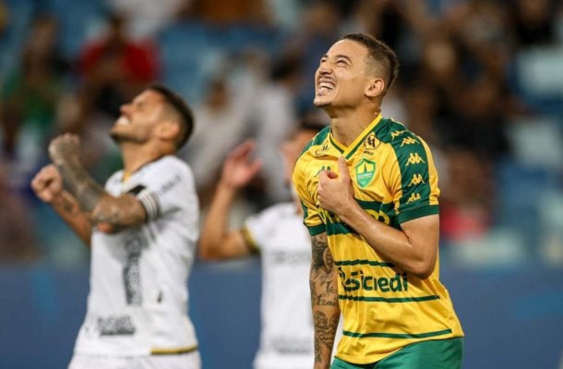 Cuiabá vence o Volta Redonda e encosta no G4 da Série B