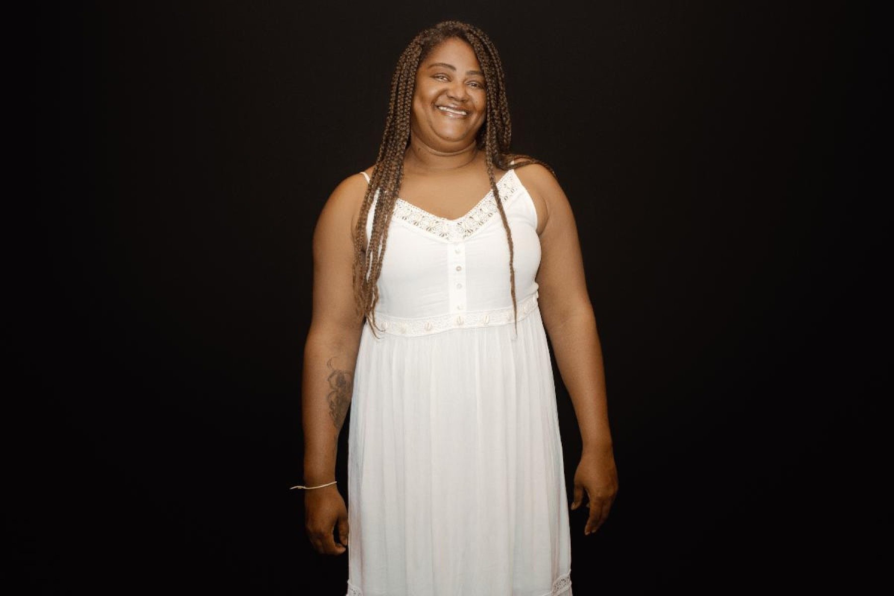 Na foto, Rose bispo, curadora da exposição