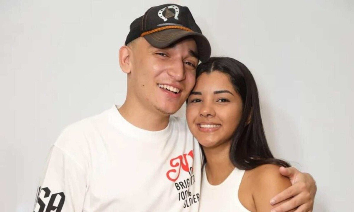 João Gomes tatua nome de Ary Mirelle e se declara: “Você é a vida me amando de volta” -  (crédito: Tupi - Pablo Oliveira)