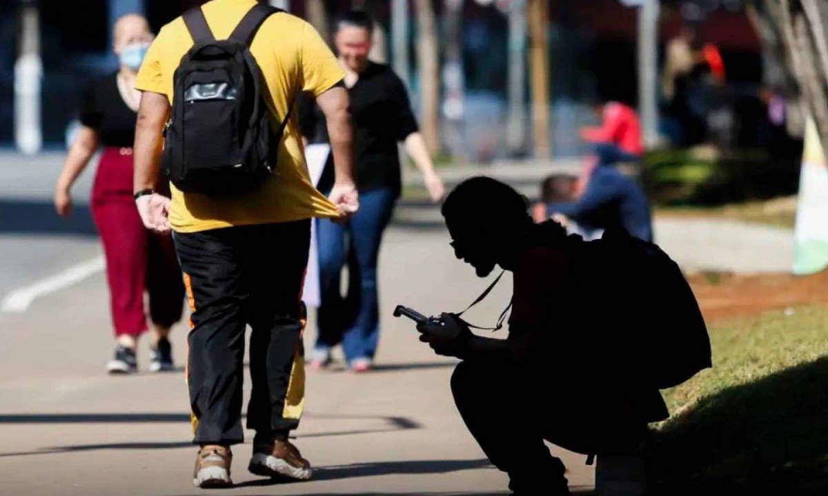 Al&eacute;m da bolsa, os estagi&aacute;rios t&ecirc;m direito a recesso de 30 dias a cada ano de est&aacute;gio e ao aux&iacute;lio-transporte -  (crédito: Paulo Pinto/Ag&ecirc;ncia Brasil)