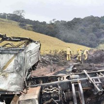 Motorista de caminhão-tanque morre em acidente na BR-040, em Congonhas - Divulgação/CBMMG