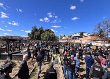 O corpo do policial penal foi sepultado na segunda-feira, em Justinópolis -  (crédito: Edésio Ferreira/EM/D. A. Press)
