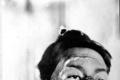 'Vi uma mulher cambalear na minha direção. Estava coberta de sangue, seus órgãos saíam do abdômen. Sustentando-os, me perguntou onde podia encontrar um hospital, mas fugi e a deixei sozinha.'  SHIGEAKI MORI, sobrevivente, tinha 8 anos -  (crédito: AFP)