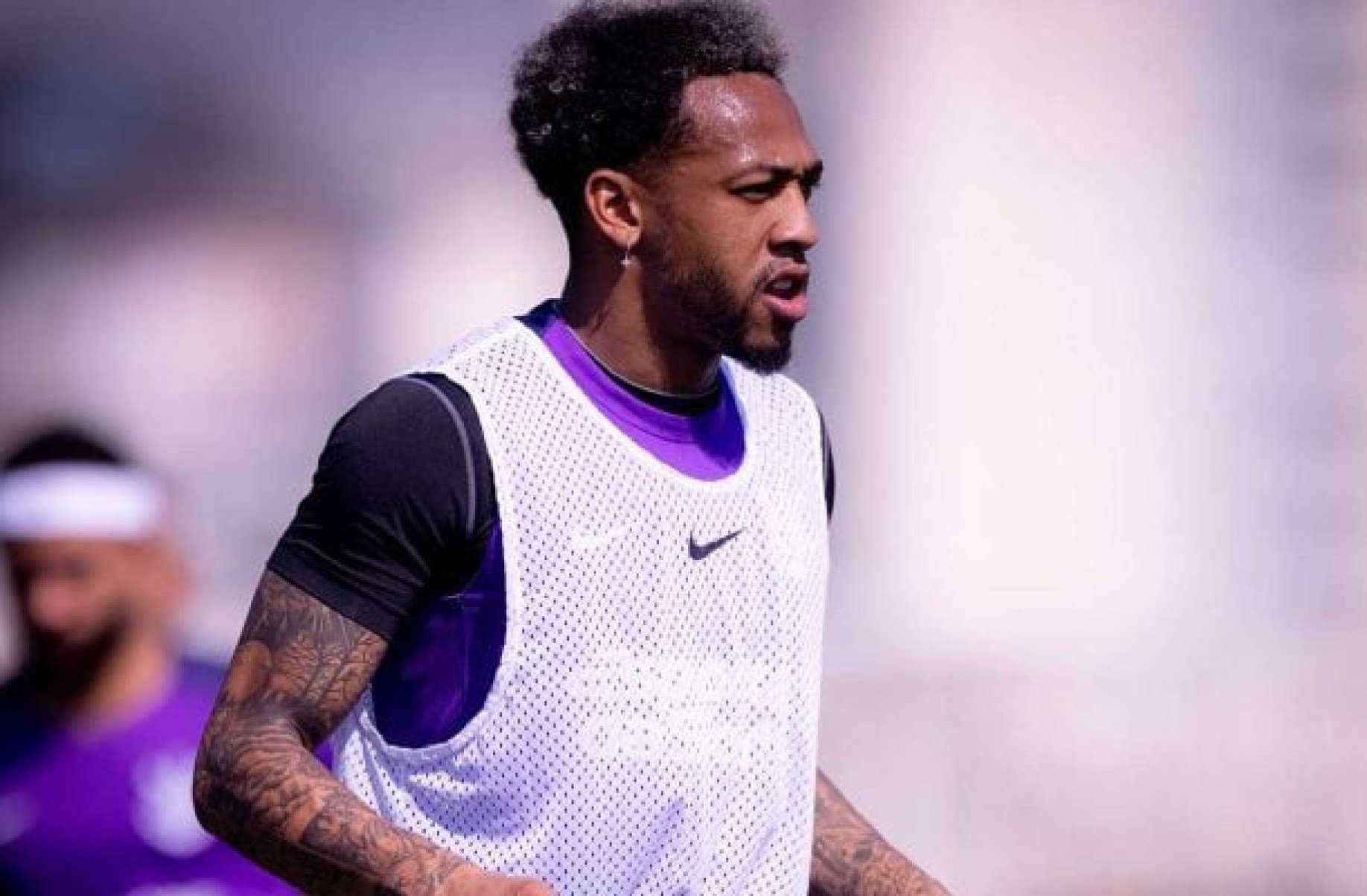 Volante dá susto em treino do Corinthians e passa por teste