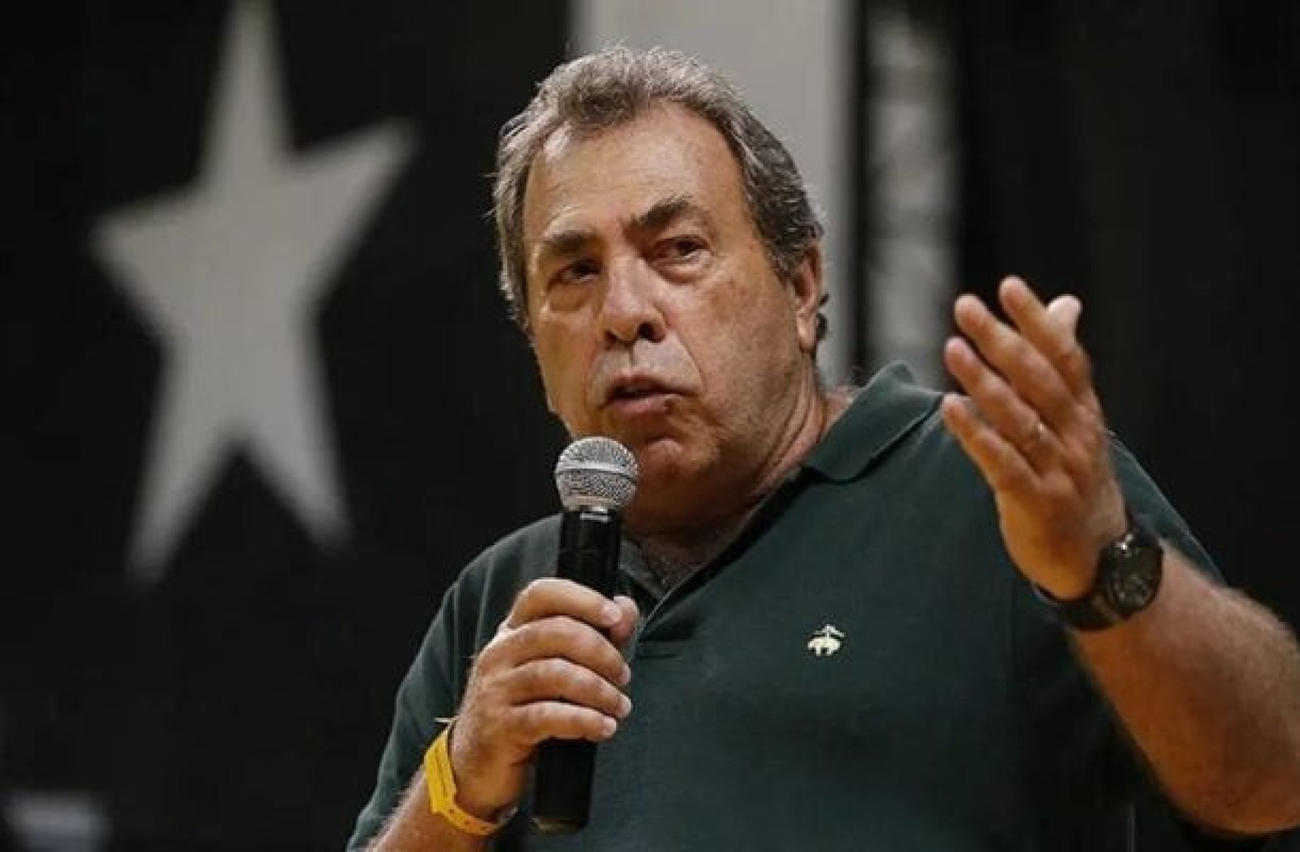 Montenegro afirma que Textor ‘não tem dinheiro’ para ficar com o Botafogo