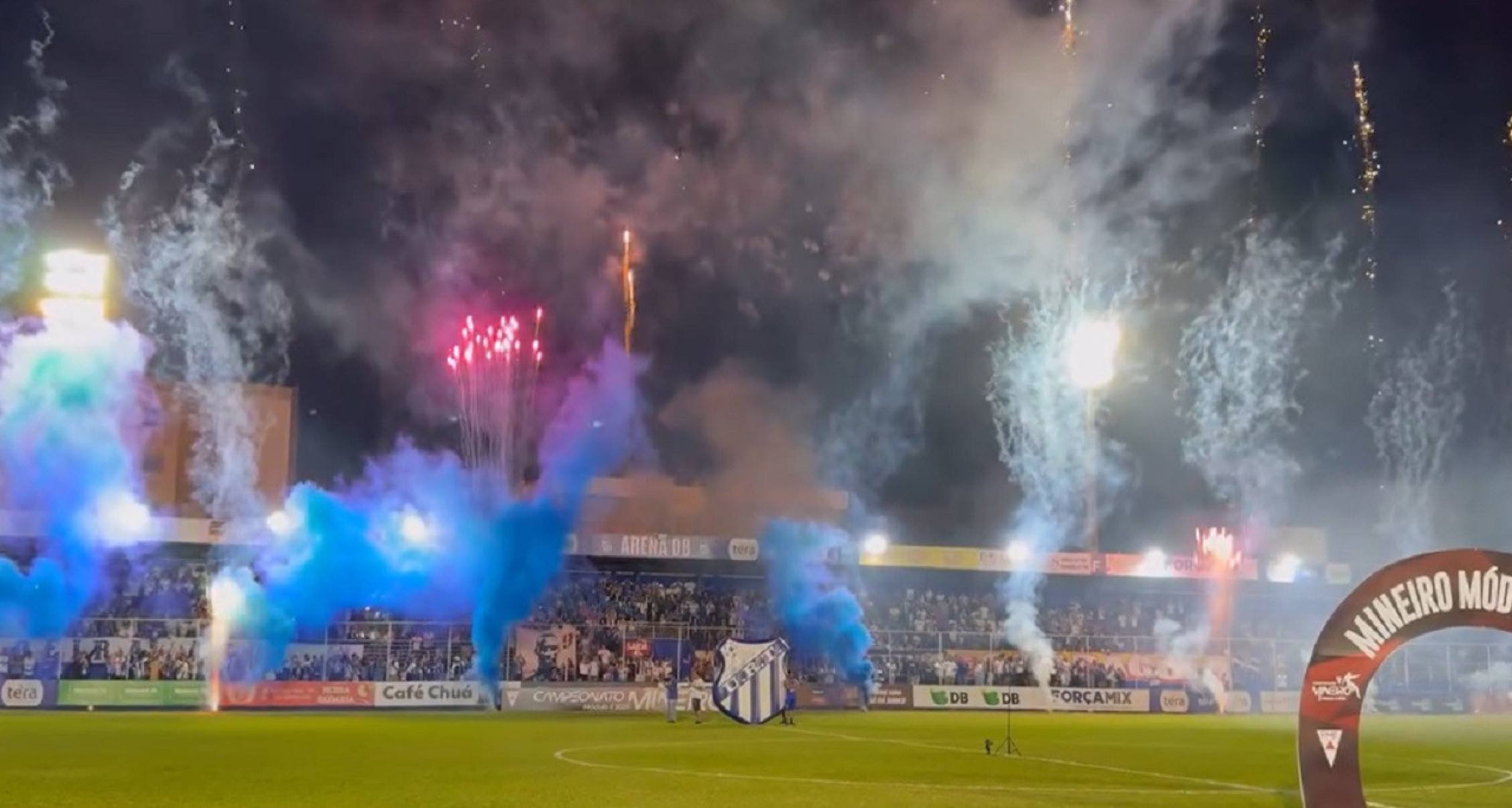 URT é multada pela Prefeitura pelo uso de fogos de artifício - Reprodu&ccedil;&atilde;o/Redes sociais