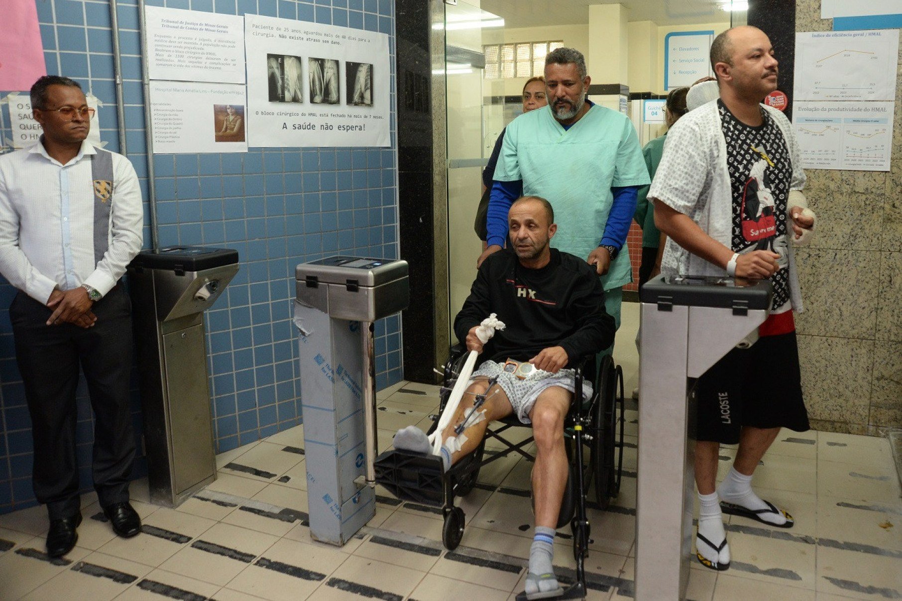 Chanderson Duarte está há 12 dias no  Hospital Maria Amelia Lins, aguardando uma cirurgia que ainda não tem data para ocorrer