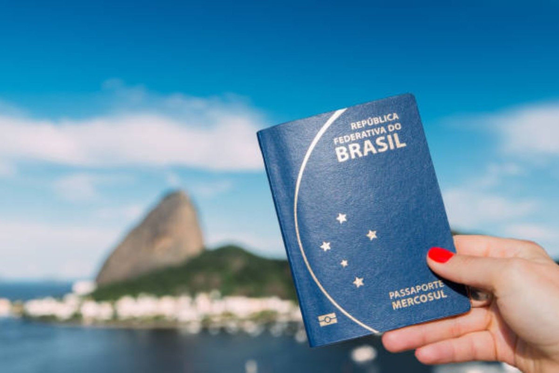 Antes de viajar, verifique a validade mínima exigida pelo país e evite surpresas desagradáveis no embarque