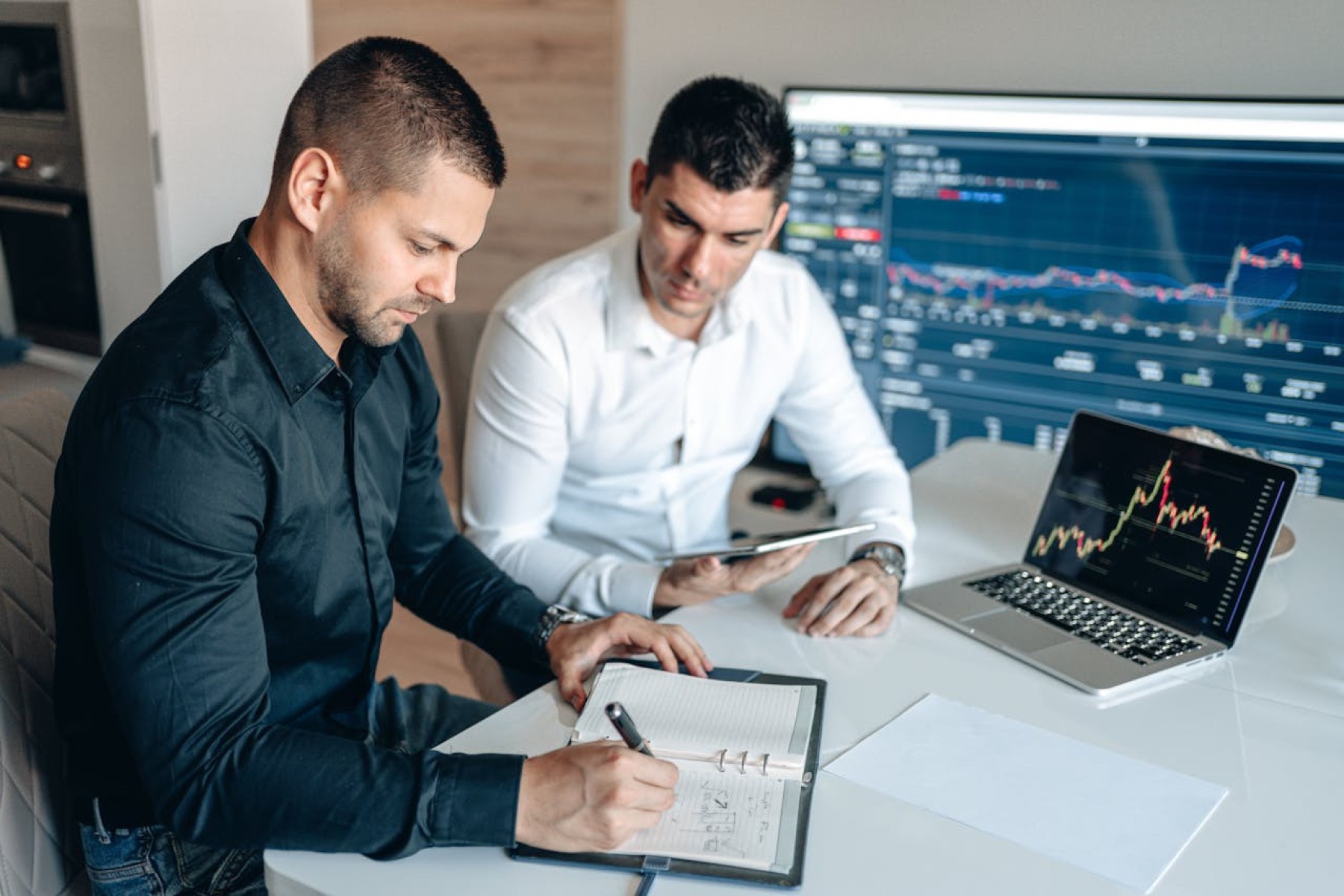 Consórcio avança como investimento programado no país - DINO