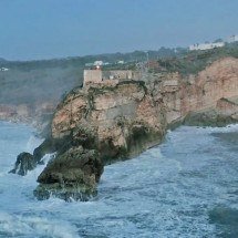 Traiçoeiras e letais: as praias mais perigosas do mundo - Captura de vídeo do site www.redbull.com/br-pt
