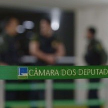 Câmara dos Deputados cria comissão para concurso; salários de até R$ 29,4 mil