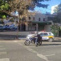 Funcionárias de restaurante se assustam com ladrão em estabelecimento - Ivan Drummond/EM/D. A. Press