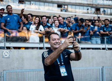 Apaixonado pelo Cruzeiro, o empresário Pedro Lourenço adquiriu as ações de Ronaldo Nazário, investiu bastante, mas hoje estuda bastante antes de dar os próximos passos -  (crédito: Gustavo Aleixo/Cruzeiro – 29/3/2025)