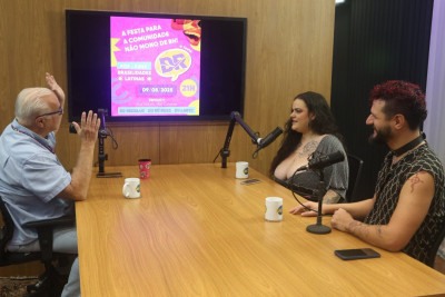 A entrevista no Podcast do Carlini abriu espaço para desmistificar práticas e afetos que fogem do modelo tradicional de relacionamento. -  (crédito: Marcos Vieira /EM/DA)