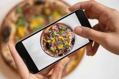 Brasileiros usam o Instagram para ver informações sobre os restaurantes, fotos dos pratos e vídeos do preparos -  (crédito: FreePik)