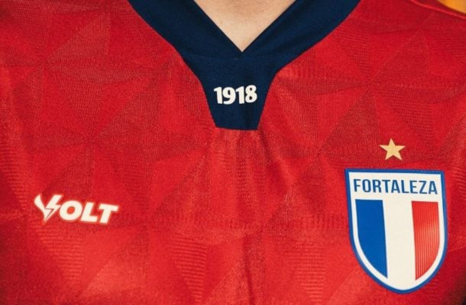 Fortaleza lança uniforme especial de Dias dos Pais com estética dos anos 90