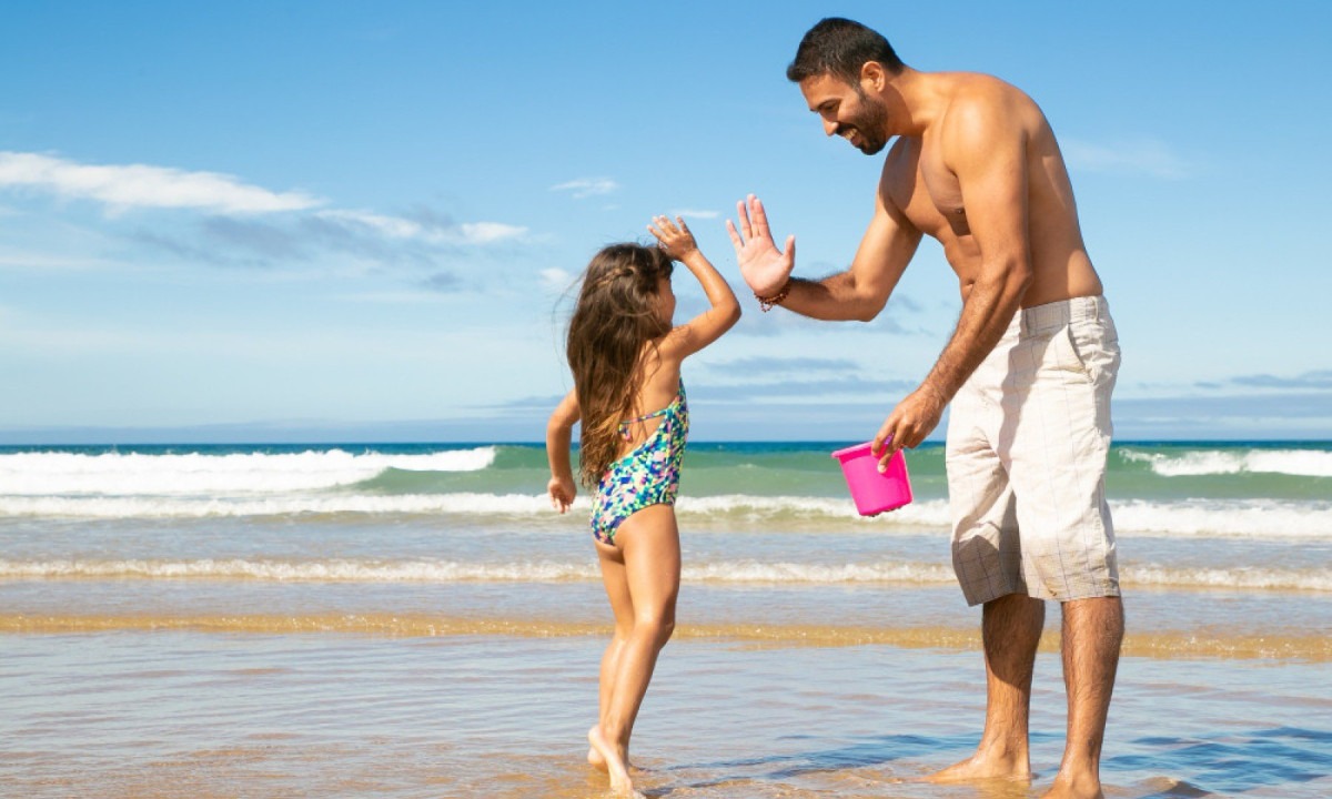 Ainda dá tempo de planejar um passeio no Dia dos Pais. Bora uma praia? - (crédito: PCh Vector/FreePik) Ainda dá tempo de planejar um passeio no Dia dos Pais. Bora uma praia? - (crédito: PCh Vector/FreePik)