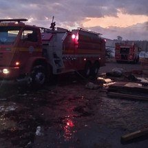 Fogo destrói fábrica de móveis no sul de Minas - CBMMG