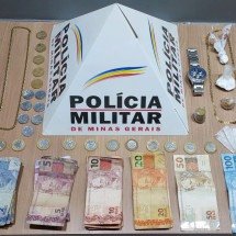 MG: homem flagrado traficando finge ser cliente de bar para não ser pego - Divulgação/PMMG