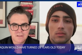 Jornalista entrevista 'clone' criado por IA de jovem morto em massacre
