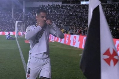 O Vasco está nas quartas de final da Copa do Brasil. Com uma atuação de gala no primeiro tempo, onde fez 3 a 0, o Cruz-Maltino encaminhou a classificação para a próxima fase. O Gigante da Colina caiu de rendimento na etapa final, sofreu um gol, mas venceu o CSA por 3 a 1, nesta quinta-feira (7), em São Januário. Veja como o Jogada10 avaliou o desempenho dos vascaínos! - Foto: Reprodução -  (crédito: Reprodução)