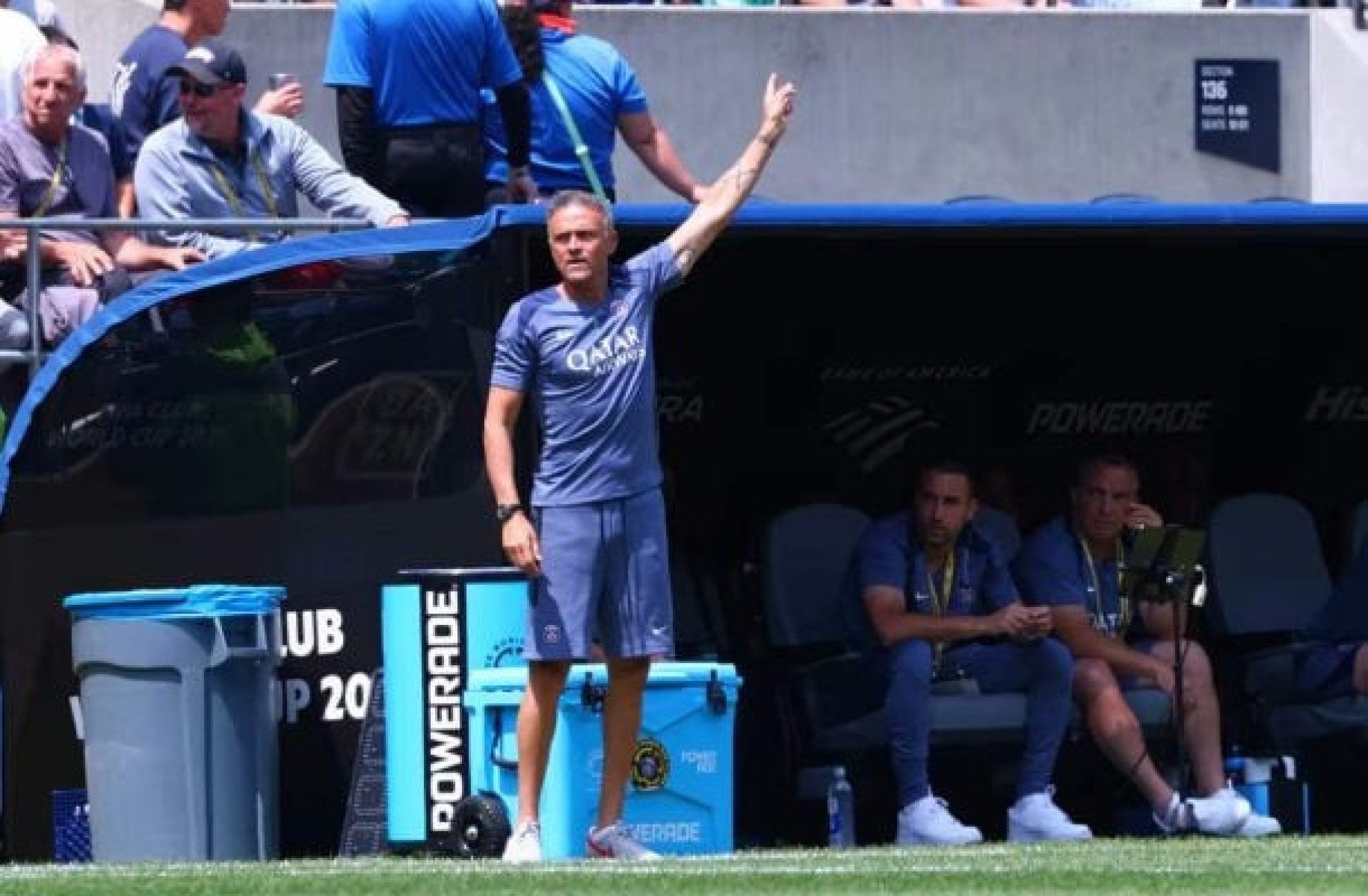Técnico multicampeão com o PSG adere treino diferente durante as férias