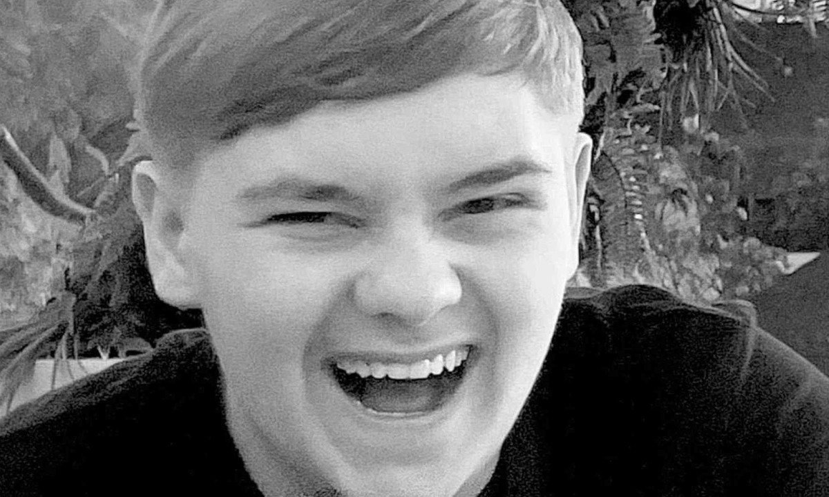 Harvey Willgoose morreu a facadas dentro da escola em que estudava -  (crédito: South Yorkshire Police/PA)