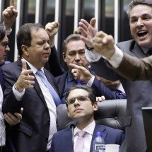 Deputados que atuam para livrar Bolsonaro da cadeia podem sofrer as próprias punições