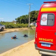 Família acha bicicleta de homem e bombeiros localizam corpo dele em canal - Divulgação/Corpo de Bombeiros