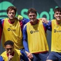 Atleta que tentou esconder laudo médico se resolve com Barcelona e volta a ser capitão - No Ataque Internacional