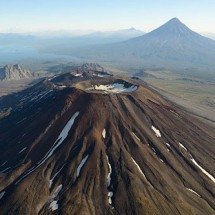 Piloto infarta durante voo sobre vulcão em erupção, salva turistas e morre - Creative Commons                          