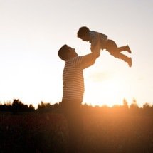 Por que o dia dos pais é comemorado em agosto no Brasil? - FreePik