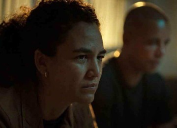 Barbara Colen em cena do longa 'Cinco tipos de medo', sobre mulher às voltas com o luto -  (crédito: Downtown Filmes/Divulgação)