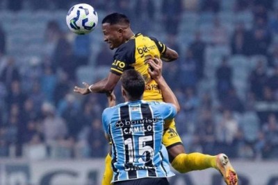 Grêmio perde para o Sport em casa e se complica no Brasileirão. Veja como o Jogada10 avaliou o desempenho dos atletas do Imortal. -  (crédito: Foto: Paulo Paiva / Sport)