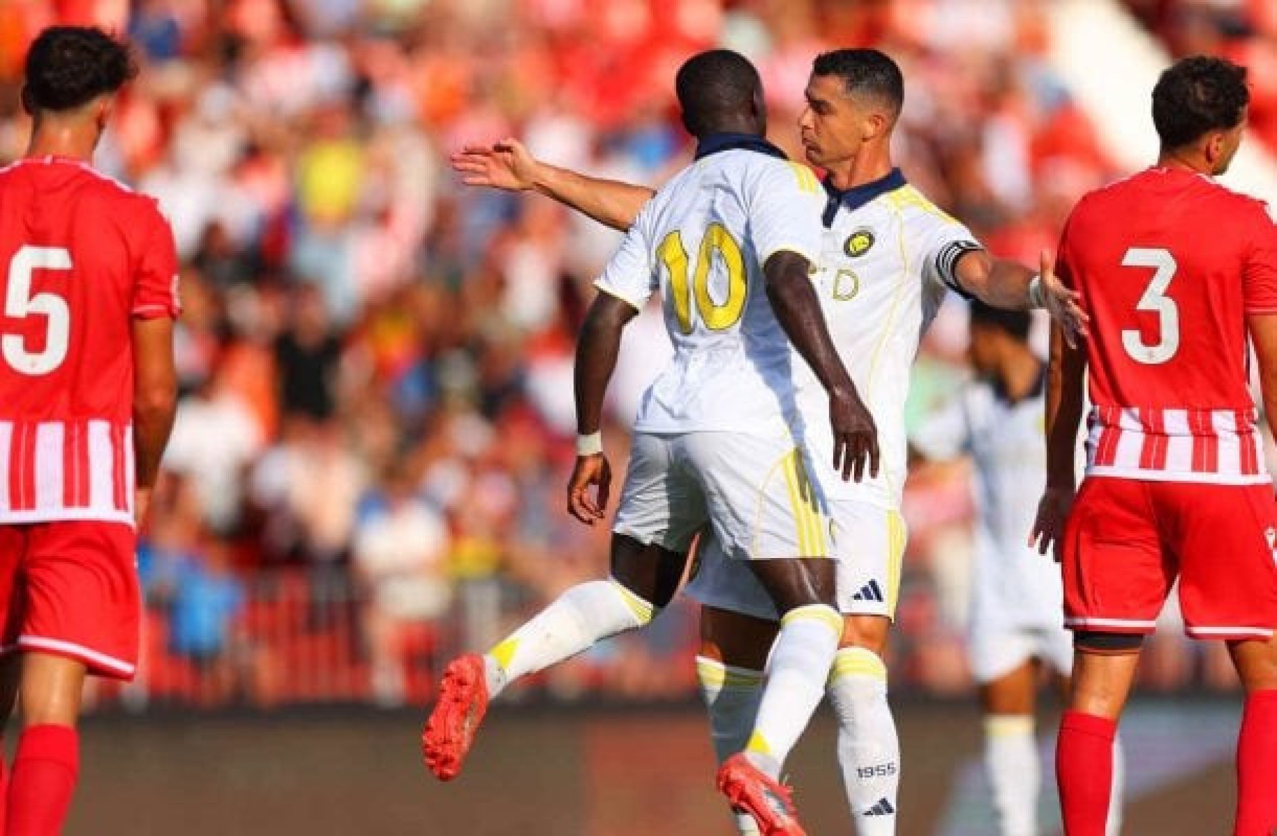 Al-Nassr perde para Almería mesmo com dois gols de Cristiano Ronaldo Al-Nassr perde para Almería mesmo com dois gols de Cristiano Ronaldo