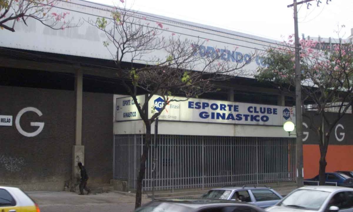 Antiga fachada do Esporte Clube Ginástico, na Avenida Afonso Pena, em Belo Horizonte - (crédito: Jorge Gontijo/Estado de Minas - 29/9/2003) Antiga fachada do Esporte Clube Ginástico, na Avenida Afonso Pena, em Belo Horizonte - (crédito: Jorge Gontijo/Estado de Minas - 29/9/2003)