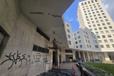 O pricho é crime ambiental de acordo com a legislação brasileira (Lei 9.605/98, artigo 65). A pena pode chegar a R$ 14,4 mil, caso a pichação tenha sido feita em monumentos ou bens tombados em caso de reincidência -  (crédito: Leandro Couri / EM / D.A Press)
