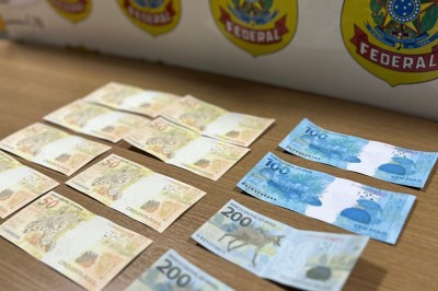 PF apreendeu 12 cédulas com indícios de falsificação -  (crédito: PF/Divulgação)