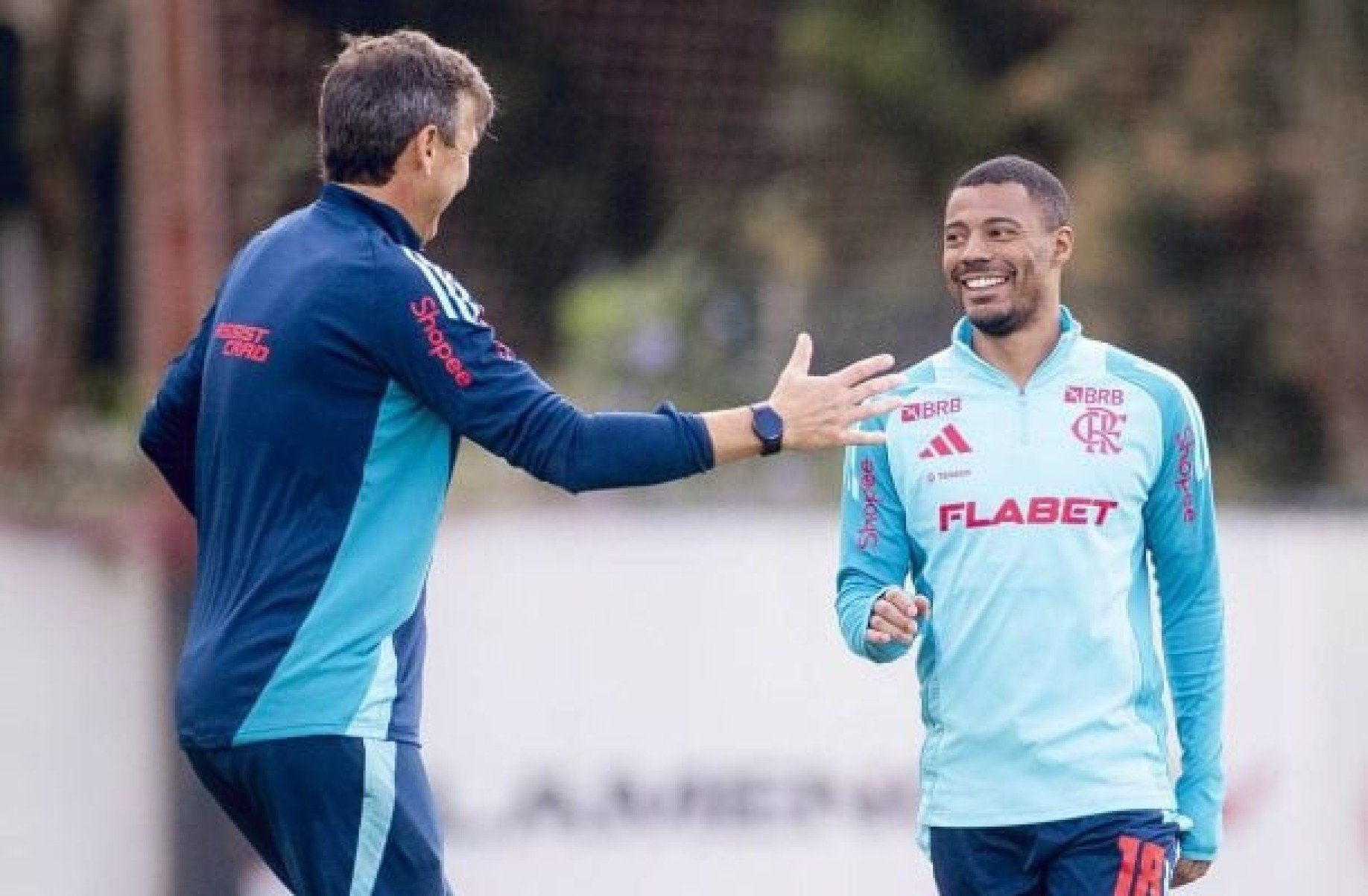 De la Cruz e Danilo se aproximam de retorno ao Flamengo