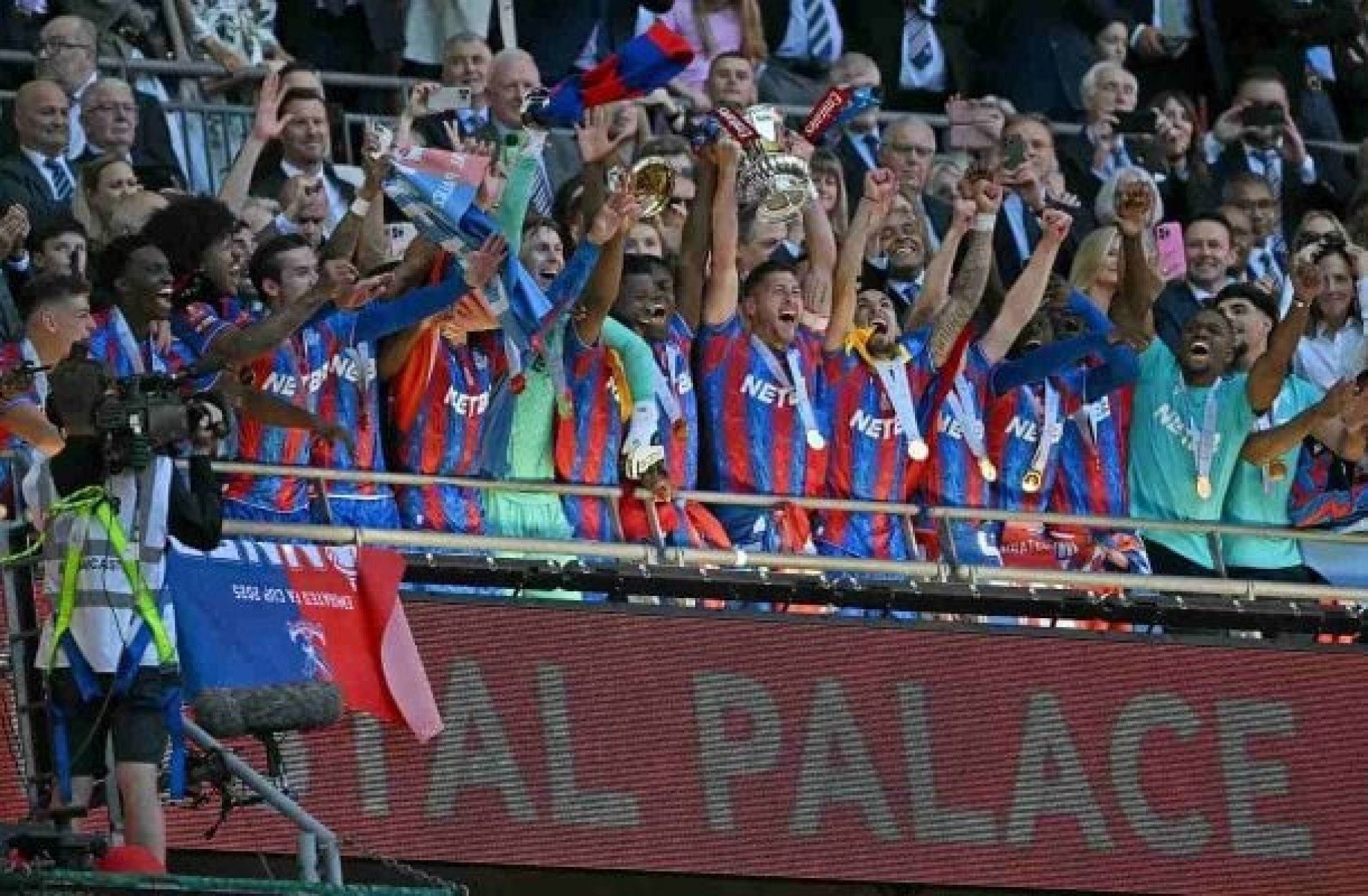 Crystal Palace perde recurso e fica fora da Liga Europa