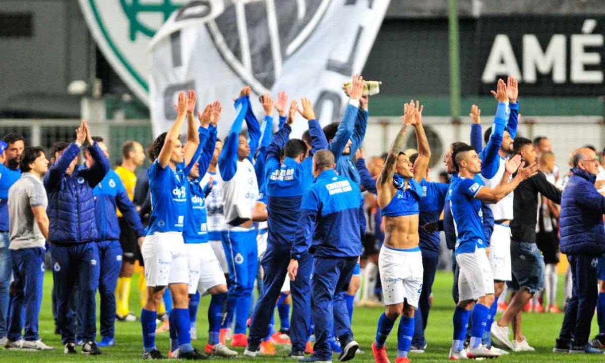 Jogadores do Cruzeiro comemoram no estádio Independência a classificação às semifinais da Copa do Brasil de 2019, obtida em cima do Atlético -  (crédito: Ramon Lisboa/EM/D.A. Press – 17/7/2019)