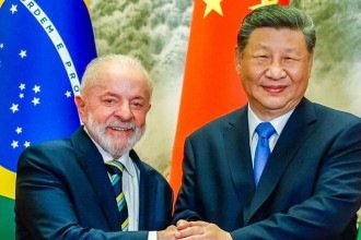 Lula busca Xi Jinping para resposta conjunta ao tarifaço dos Estados Unidos