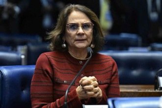 Damares quer checar condições em que Bolsonaro cumpre prisão