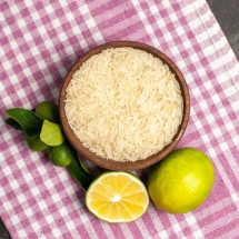 Truque do limão no arroz: como deixar o prato mais soltinho e saboroso