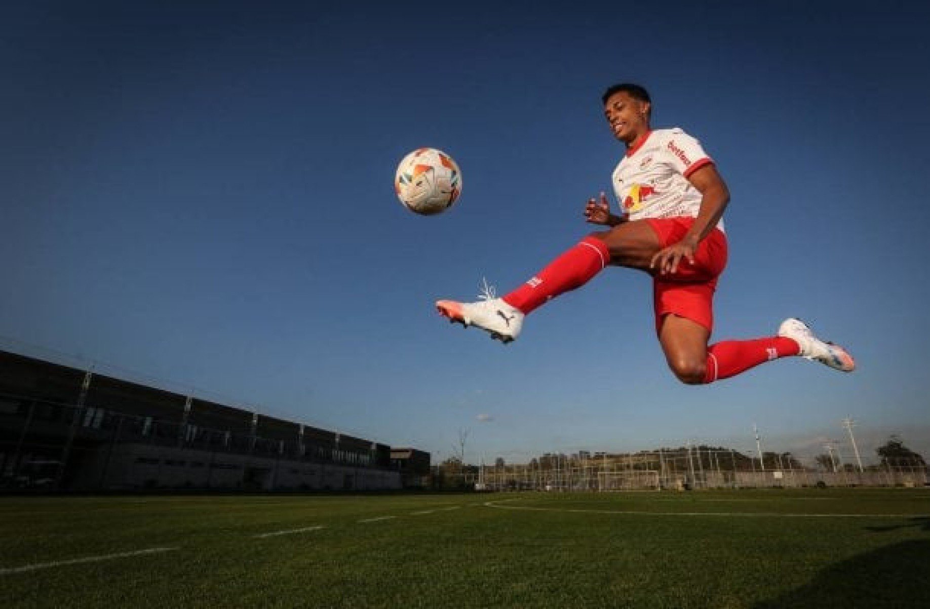 RB Bragantino anuncia a contratação de Vanderlan, ex-Palmeiras