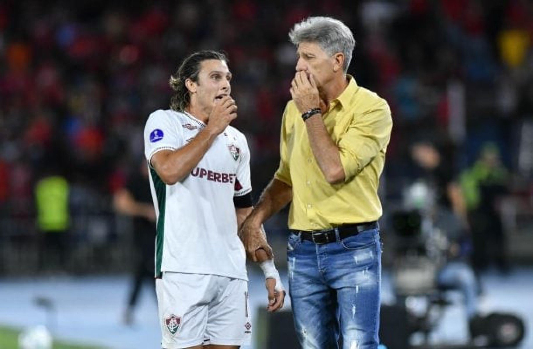 Renato lamenta gol no fim, mas enaltece vitória fora de casa