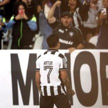 Atuações do Botafogo contra a LDU: Vitinho e Artur se destacam - Vitor Silva/Botafogo
