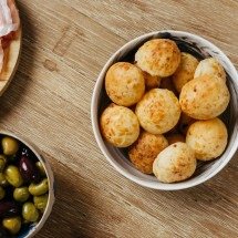 Minas responde por quanto da produção nacional de pão de queijo?