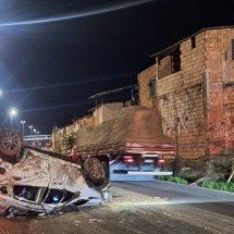 Mulher morre em capotamento no Anel Rodoviário de BH - CBMMG