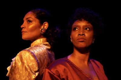 Barbara Reis e Ivy Souza vivem personagens que se encontram em um estúdio onde será rodado filme sobre a história das atrizes Ruth de Souza e Léa Garcia -  (crédito: Fernando Macedo/Divulgação)